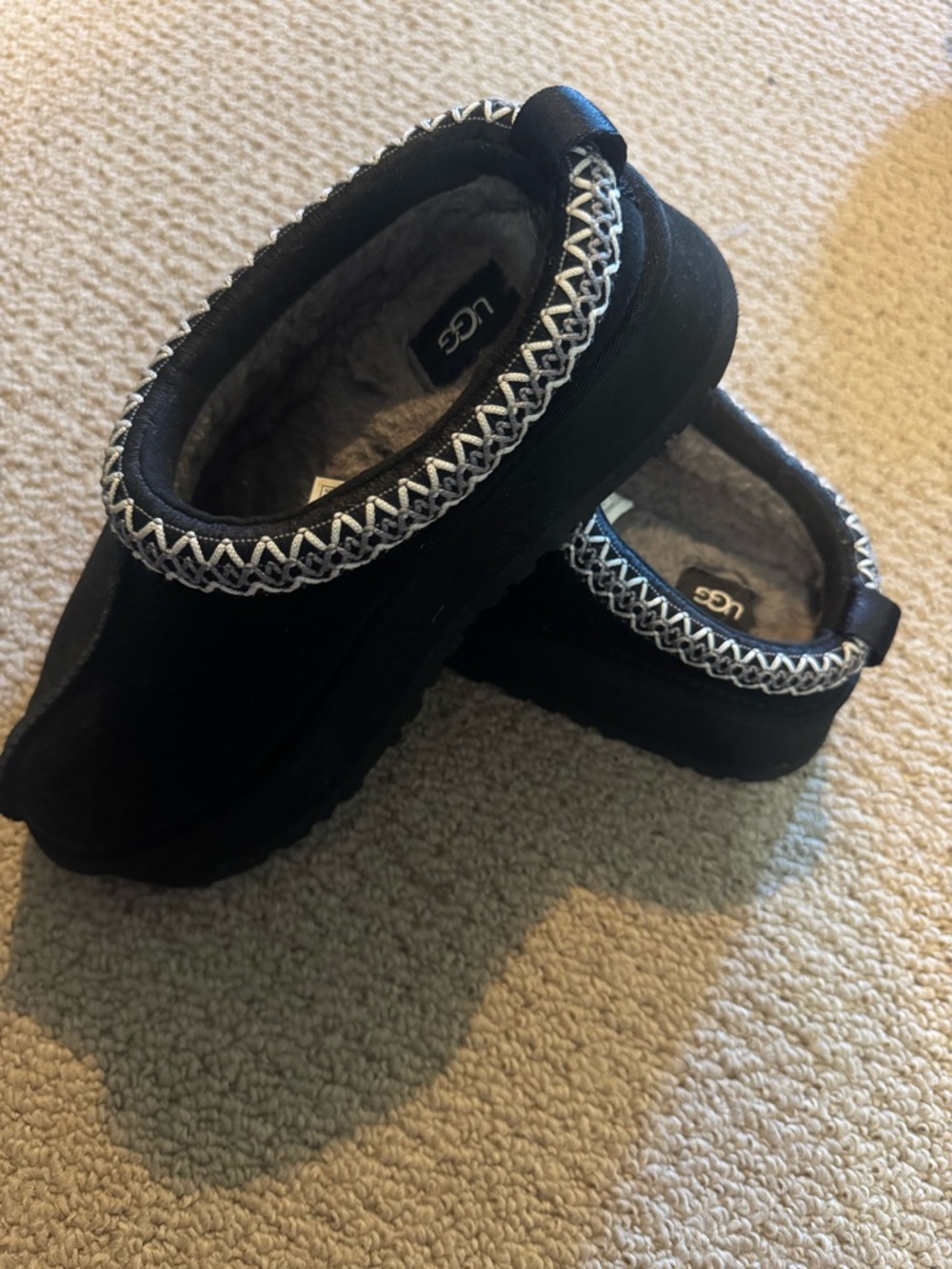 NWOT UGG Tasman Platform Slipper